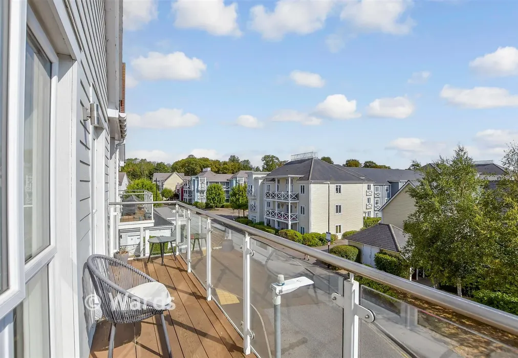 Balcony / Terrace - Amisse Drive, Snodland, Kent - Wards of Kent