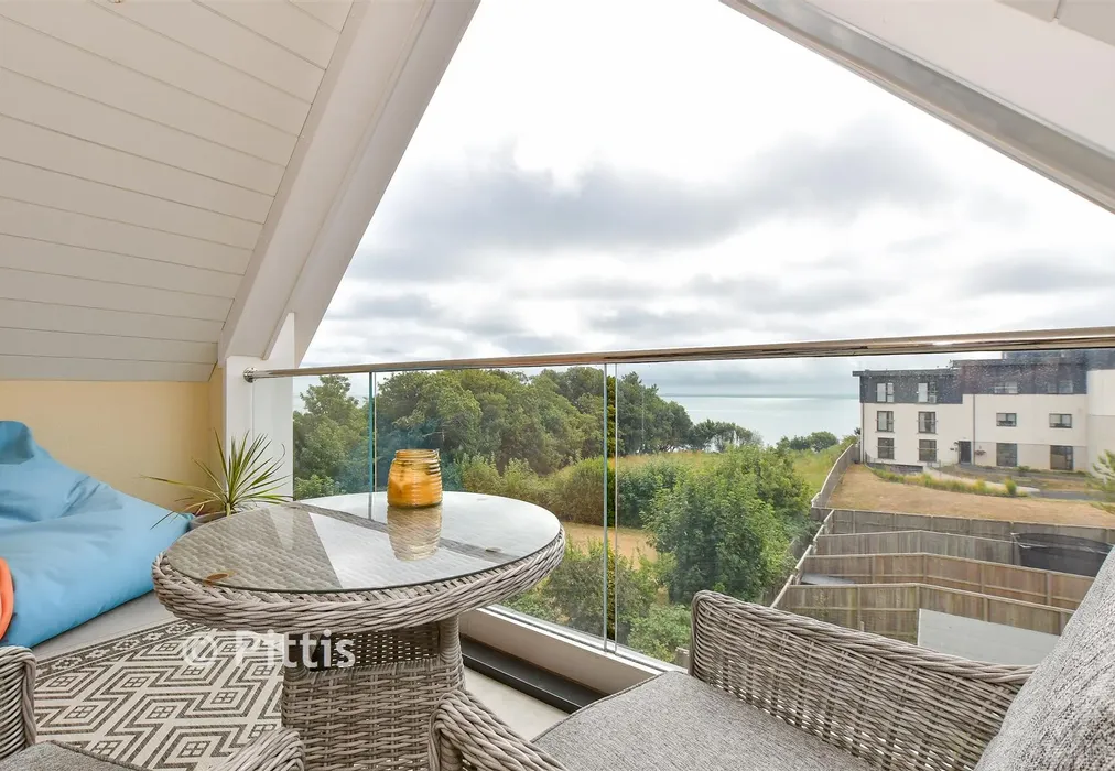 Balcony - Beachfield Road, Sandown, Isle of Wight - Wards of Kent