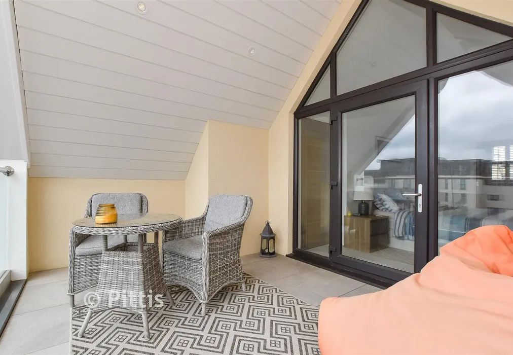 Balcony - Beachfield Road, Sandown, Isle of Wight - Wards of Kent