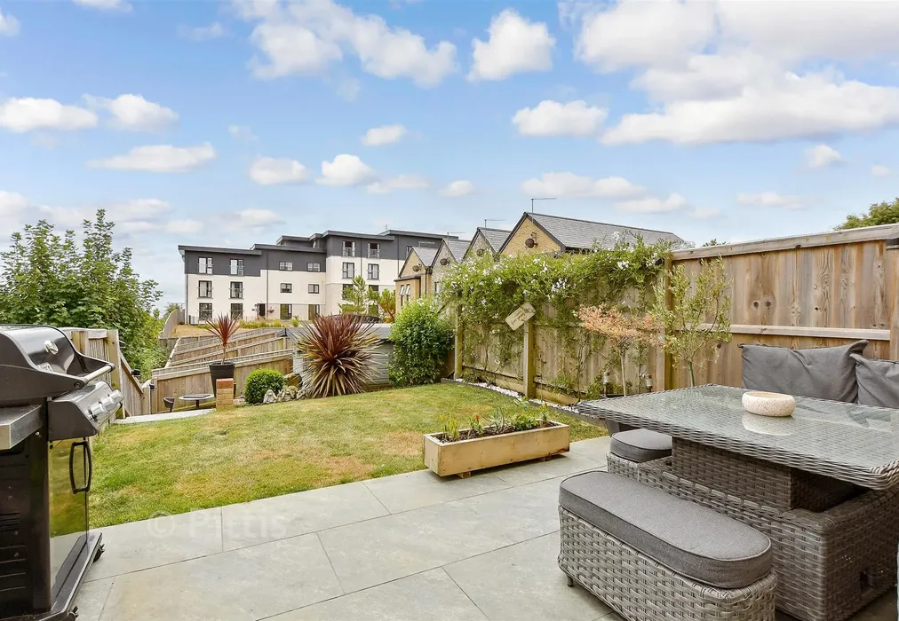 Rear Garden - Beachfield Road, Sandown, Isle of Wight - Wards of Kent