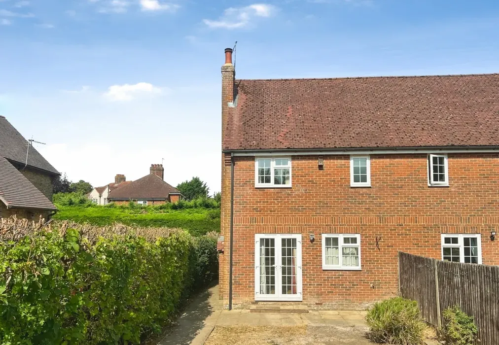 c74e9e2a-Rear 20shot - Bicknor Lane Bicknor ME9 - Wards of Kent