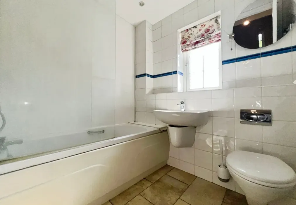 22cd133e-Bathroom - Bicknor Lane Bicknor ME9 - Wards of Kent