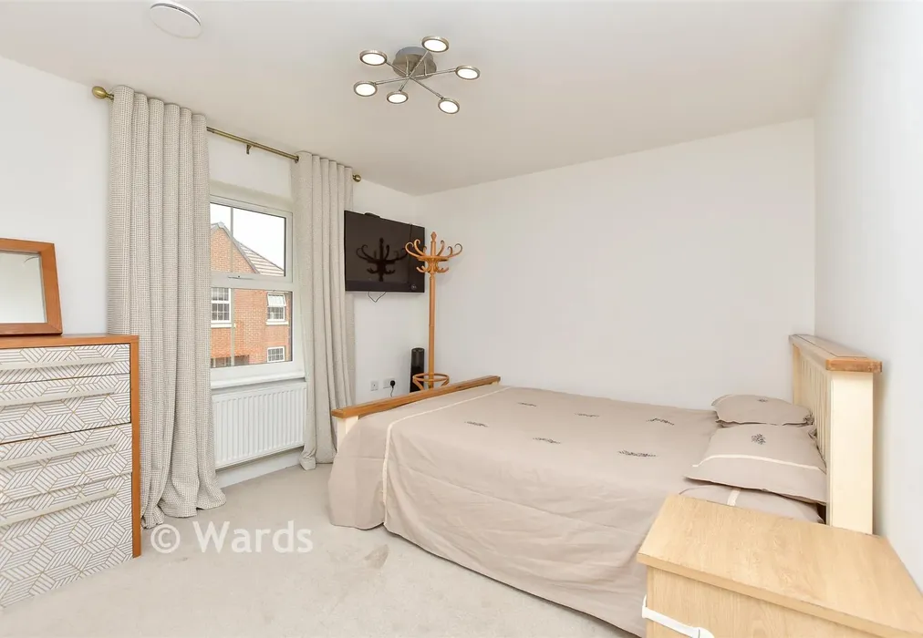 Bedroom 1 - Laxtons Crescent, Sittingbourne, Kent - Wards of Kent