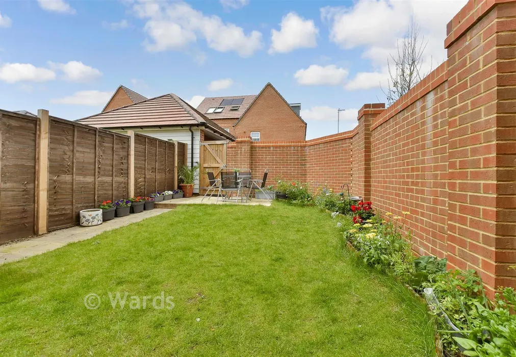 Garden - Laxtons Crescent, Sittingbourne, Kent - Wards of Kent