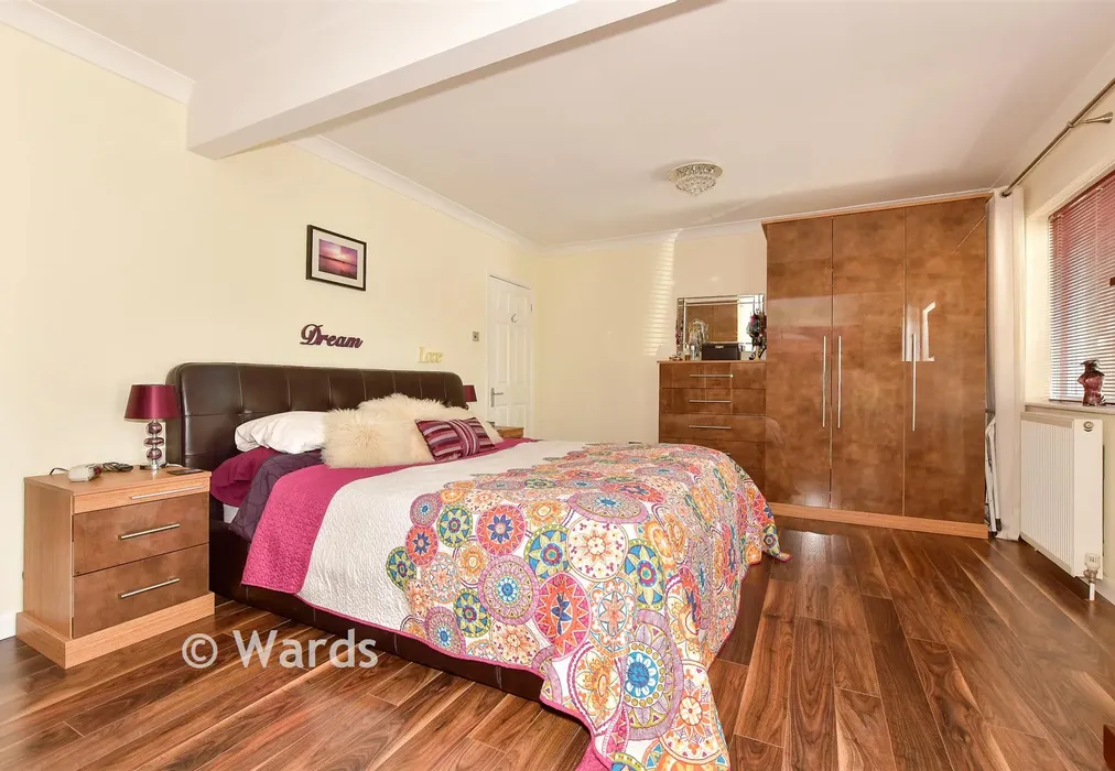 Bedroom 1 - Maydowns Road, Whitstable, Kent - Wards of Kent