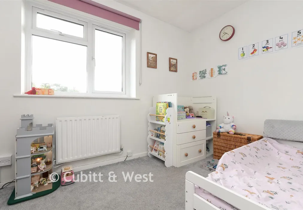 Bedroom 2 - Mount Rise, Redhill, Surrey - Wards of Kent