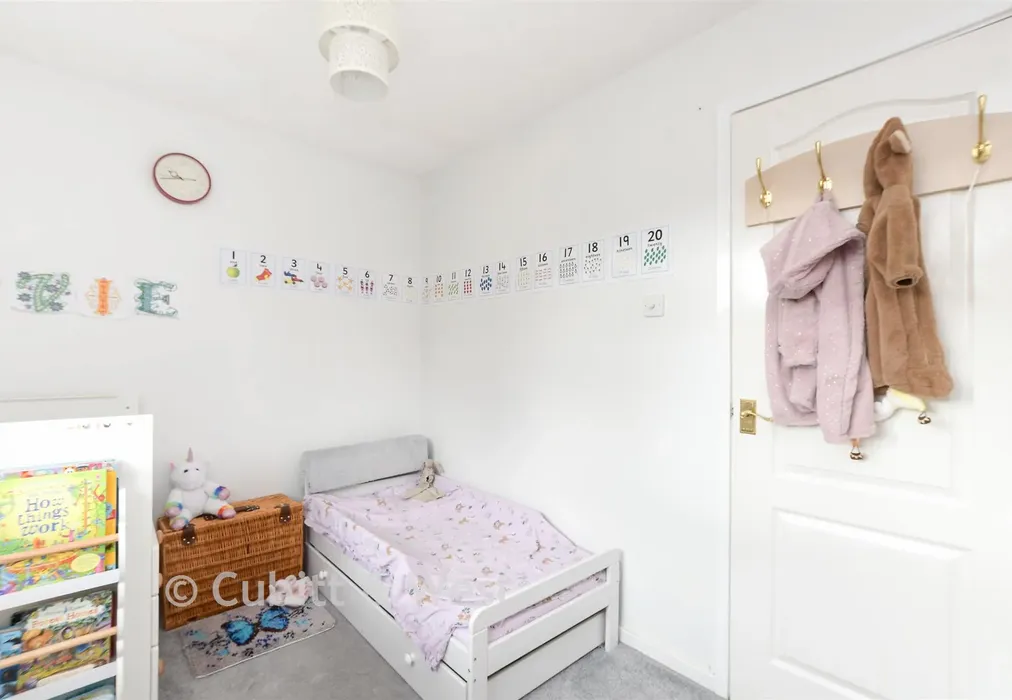 Bedroom 2 - Mount Rise, Redhill, Surrey - Wards of Kent