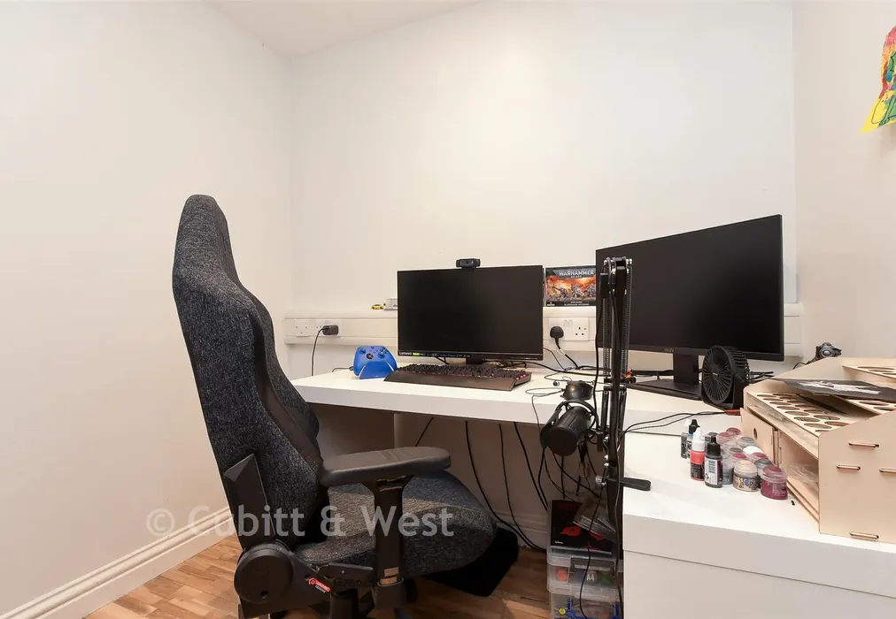Office - Mount Rise, Redhill, Surrey - Wards of Kent