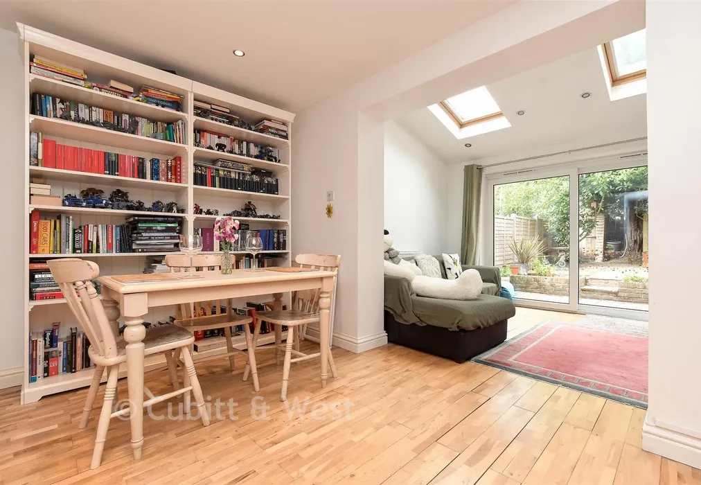 Dining Area - Mount Rise, Redhill, Surrey - Wards of Kent
