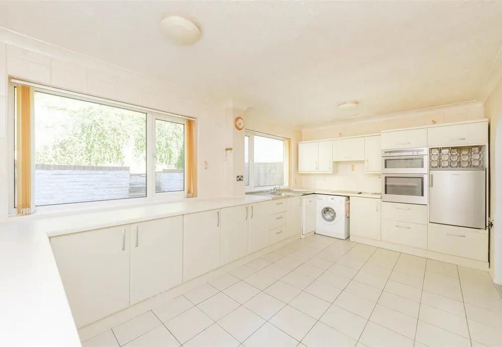 Kitchen - Princes Avenue, Walderslade, Chatham, Kent - Wards of Kent