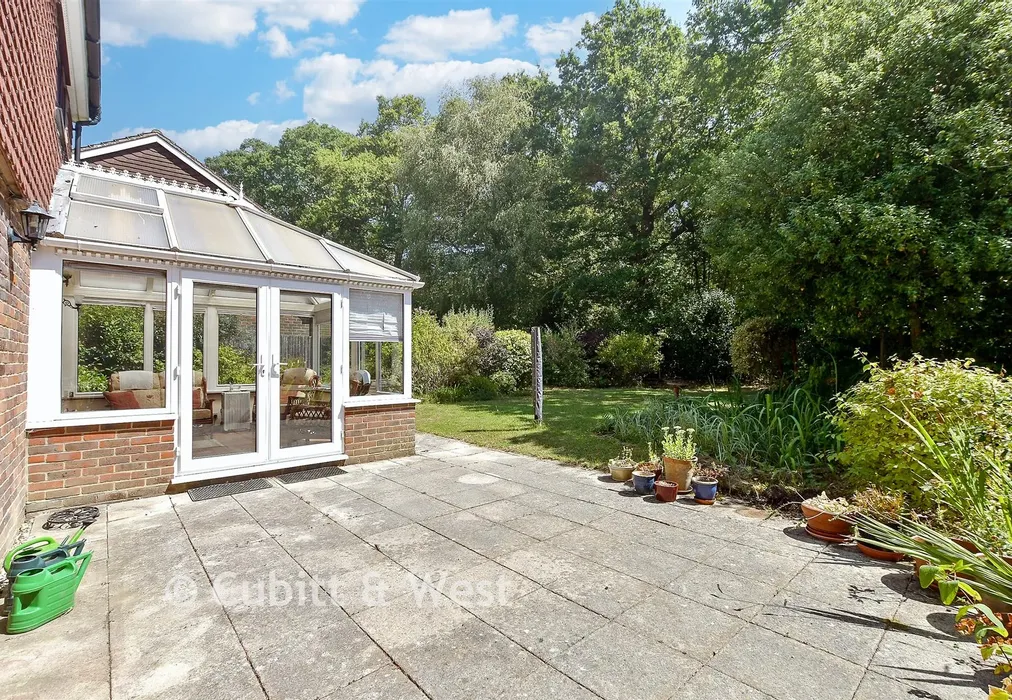Rear Garden - Costells Edge, Scaynes Hill, West Sussex - Wards of Kent