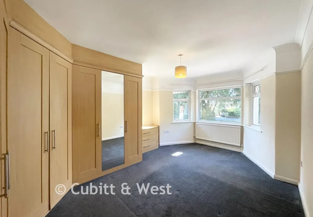 Bedroom 1 - Ilex Way, Goring-By-Sea, West Sussex - Wards of Kent