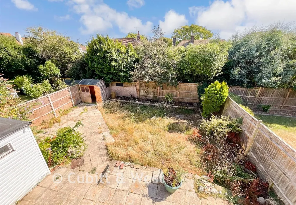 Garden - Ilex Way, Goring-By-Sea, West Sussex - Wards of Kent