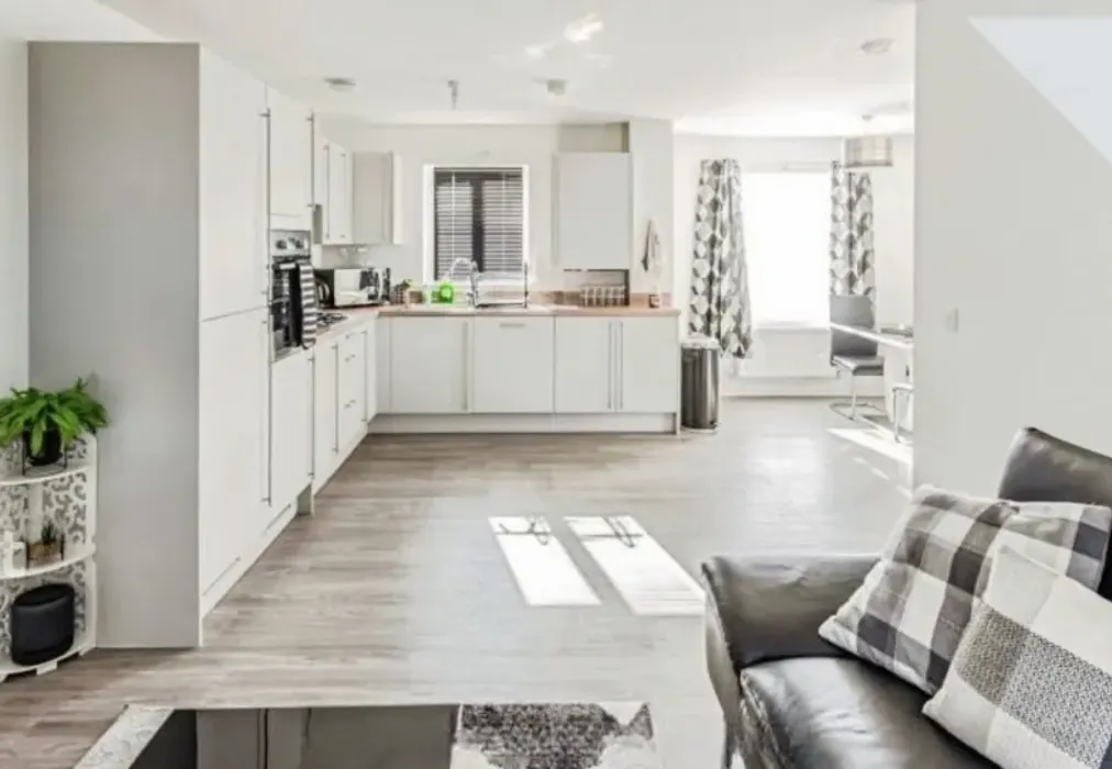 Open Plan - Daffodil Crescent, Crawley, RH10 - Wards of Kent