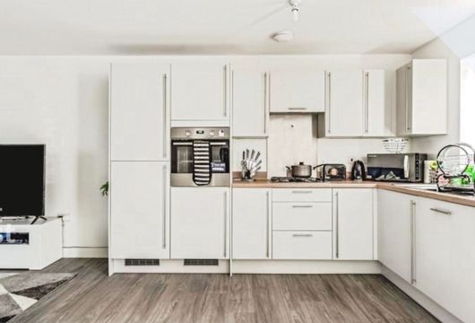Daffodil Crescent, Crawley, RH10 - Wards of Kent
