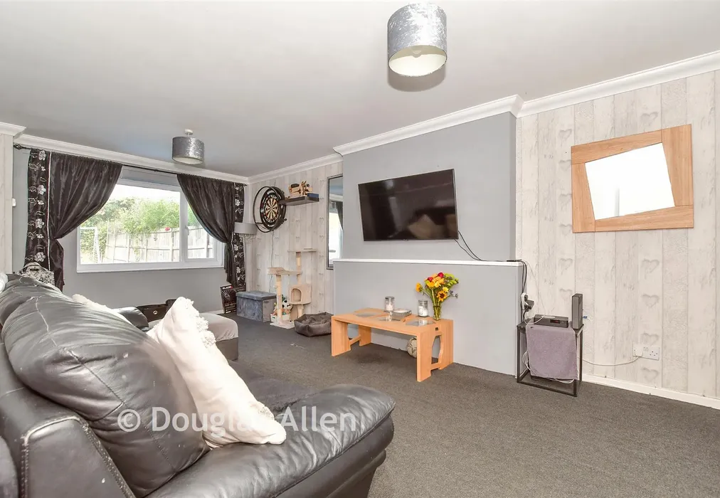 Lounge/Diner - Kent View Road, Basildon, Essex - Wards of Kent