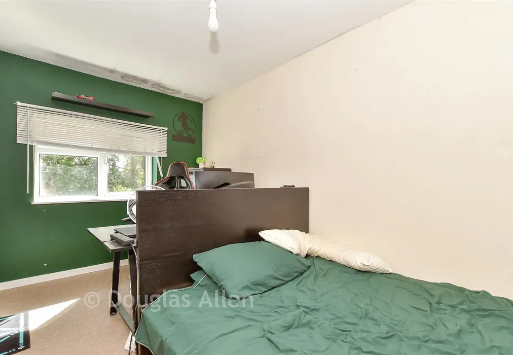Bedroom 2 - Kent View Road, Basildon, Essex - Wards of Kent