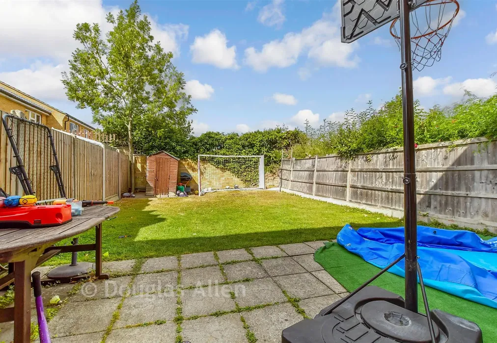 Rear Garden - Kent View Road, Basildon, Essex - Wards of Kent