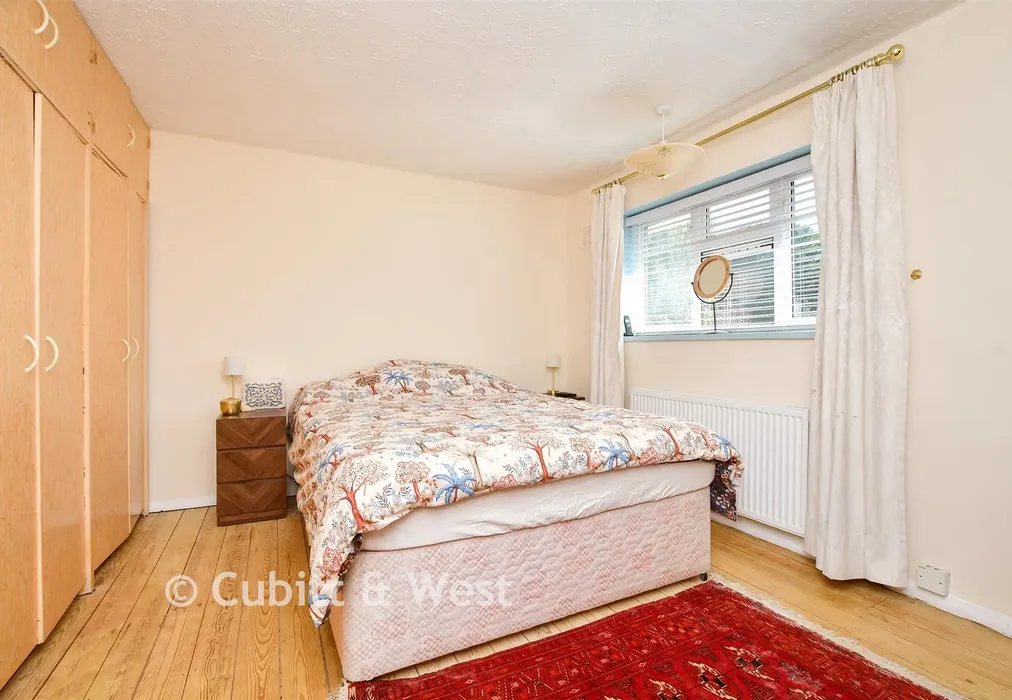 Bedroom 2 - Oveton Way, Bookham, Leatherhead, Surrey - Wards of Kent