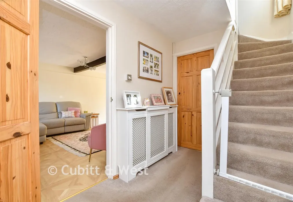 Entrance Hall - Oveton Way, Bookham, Leatherhead, Surrey - Wards of Kent