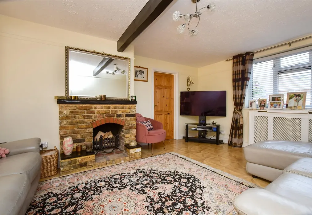 Lounge/Diner - Oveton Way, Bookham, Leatherhead, Surrey - Wards of Kent