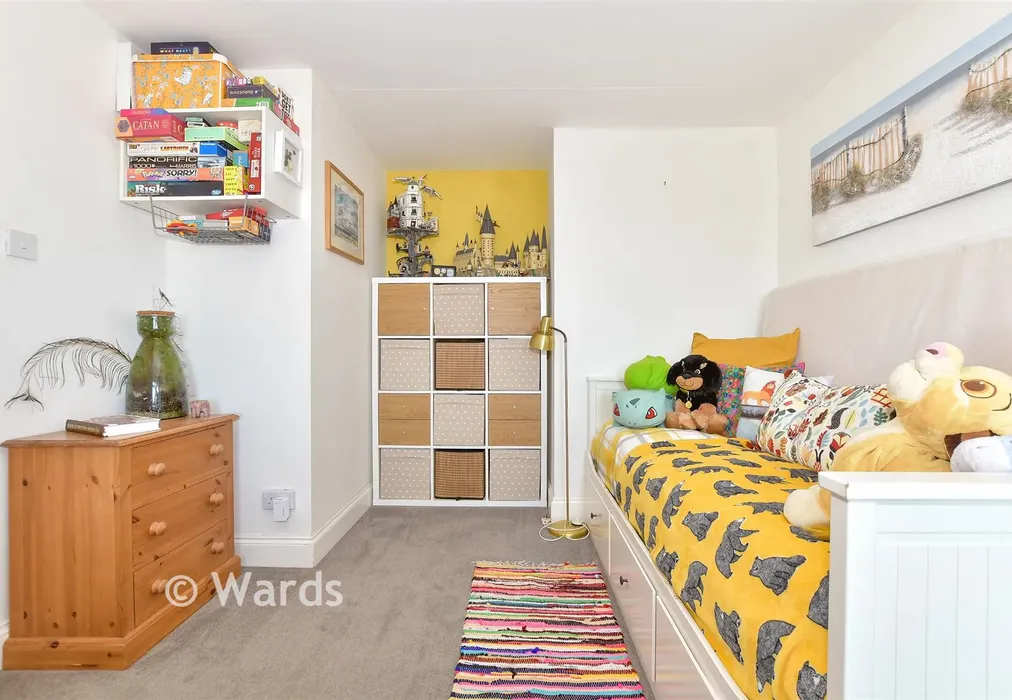 Bedroom 2 - Pilgrim Spring, Folkestone, Kent - Wards of Kent