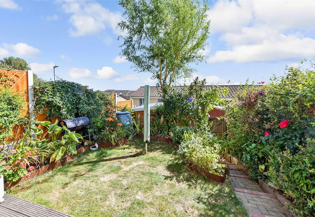 Rear Garden - Pilgrim Spring, Folkestone, Kent - Wards of Kent