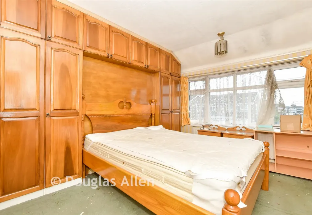 Bedroom 1 - Elm Park Avenue, Hornchurch, Essex - Wards of Kent