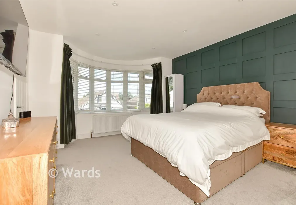 Bedroom 1 - The Broadway, Herne Bay, Kent - Wards of Kent