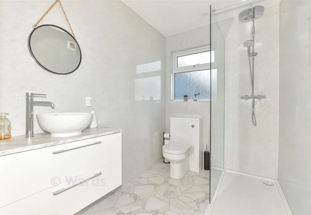 En-Suite Shower Room - The Broadway, Herne Bay, Kent - Wards of Kent