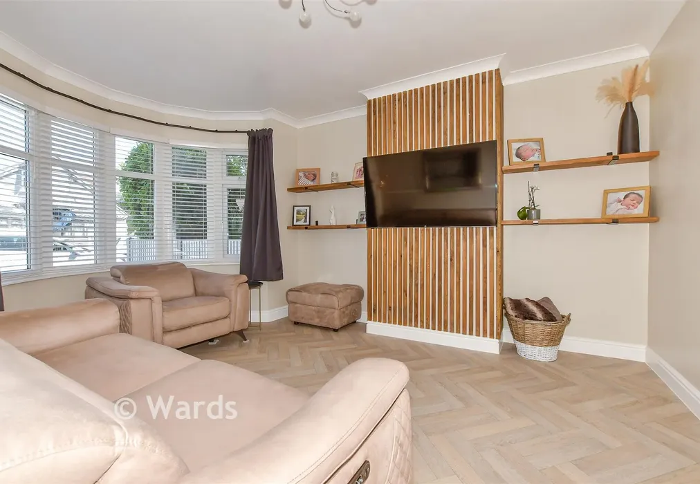 Lounge - The Broadway, Herne Bay, Kent - Wards of Kent