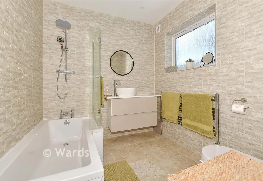 Bathroom - The Broadway, Herne Bay, Kent - Wards of Kent