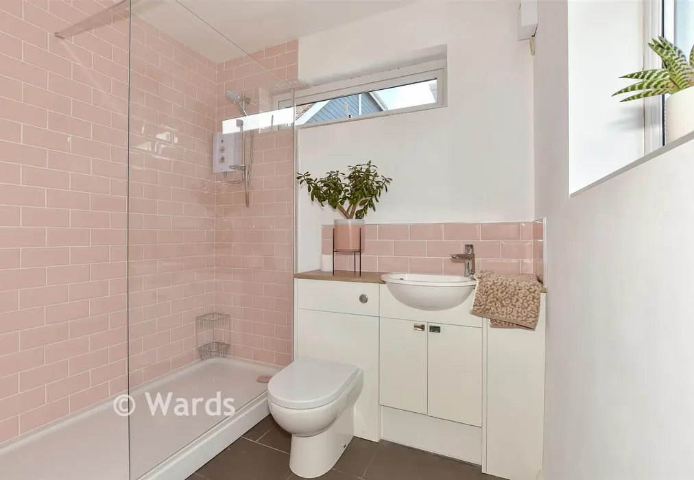 Shower Room - The Broadway, Herne Bay, Kent - Wards of Kent
