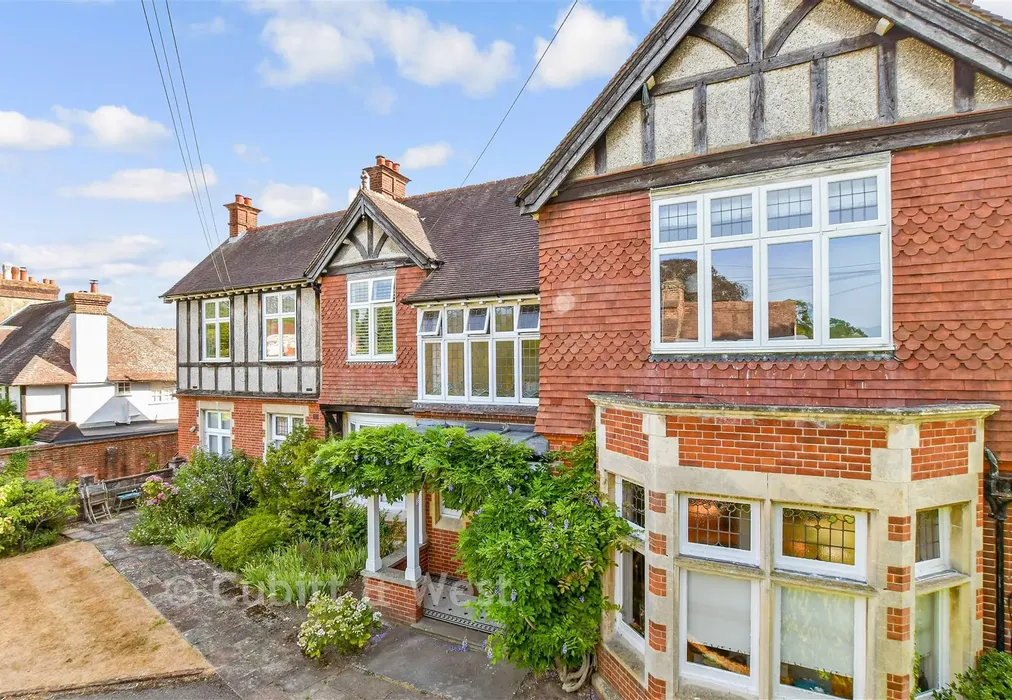 External (Web) - The Old Street, Fetcham, Leatherhead, Surrey - Wards of Kent