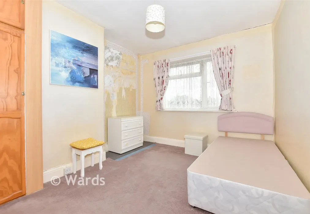 Bedroom 2 - Burlington Gardens, Margate, Kent - Wards of Kent