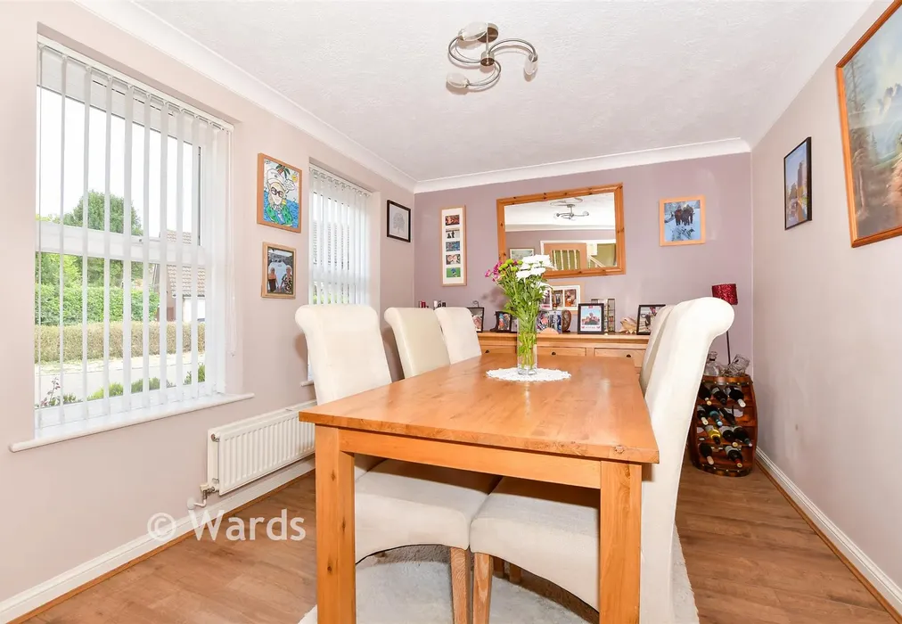 Dining Room - Crabtree Close, Kings Hill, West Malling, Kent - Wards of Kent