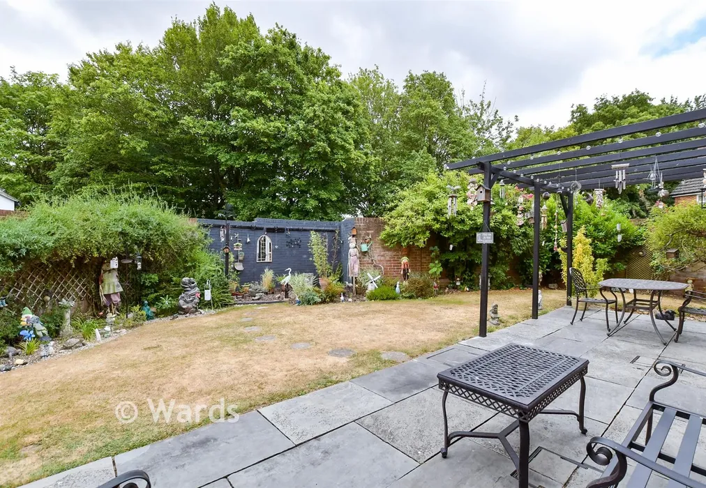 Rear Garden - Crabtree Close, Kings Hill, West Malling, Kent - Wards of Kent
