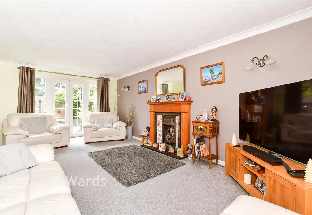 Lounge - Crabtree Close, Kings Hill, West Malling, Kent - Wards of Kent