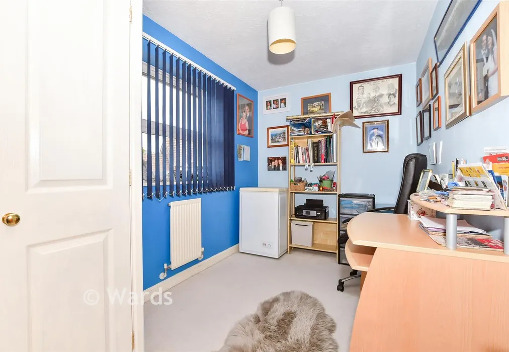 Bedroom 4 - Crabtree Close, Kings Hill, West Malling, Kent - Wards of Kent