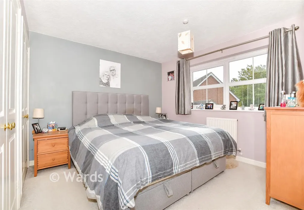 Bedroom 1 - Crabtree Close, Kings Hill, West Malling, Kent - Wards of Kent