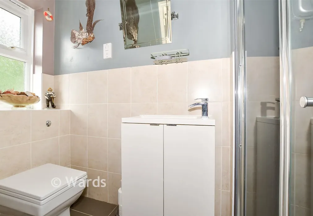 En-Suite Shower Room - Crabtree Close, Kings Hill, West Malling, Kent - Wards of Kent