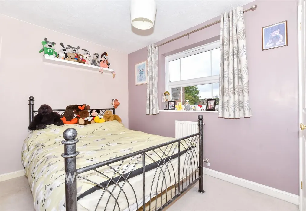 Bedroom 3 - Crabtree Close, Kings Hill, West Malling, Kent - Wards of Kent
