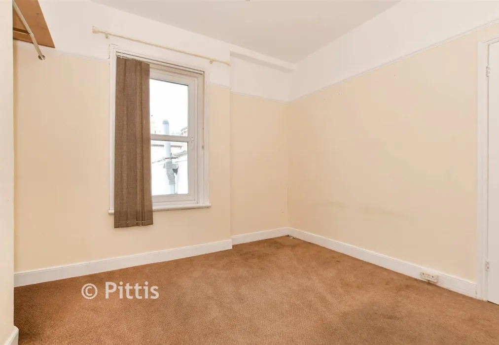 Bedroom 2 - Fitzroy Street, Sandown, Isle of Wight - Wards of Kent