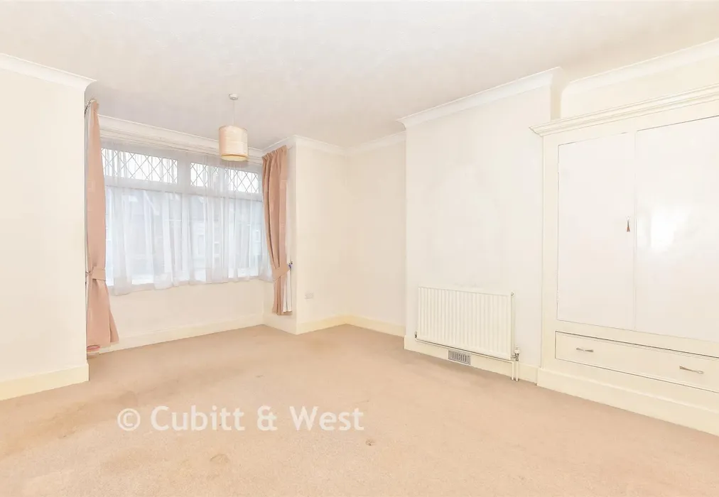 Bedroom 1 - Inhurst Road, Portsmouth, Hampshire - Wards of Kent