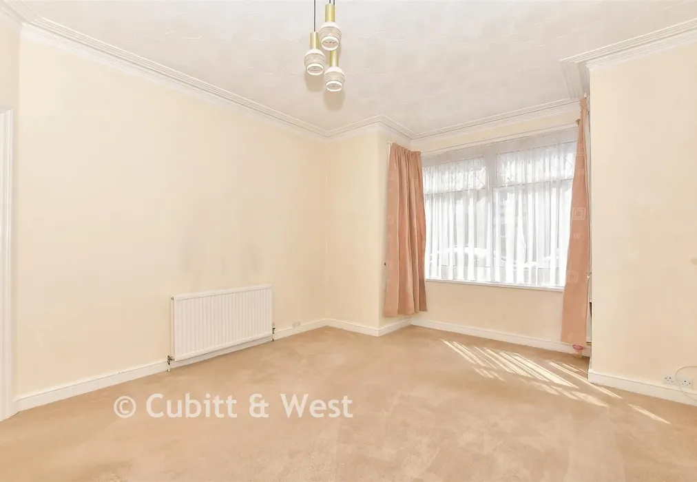 Lounge - Inhurst Road, Portsmouth, Hampshire - Wards of Kent