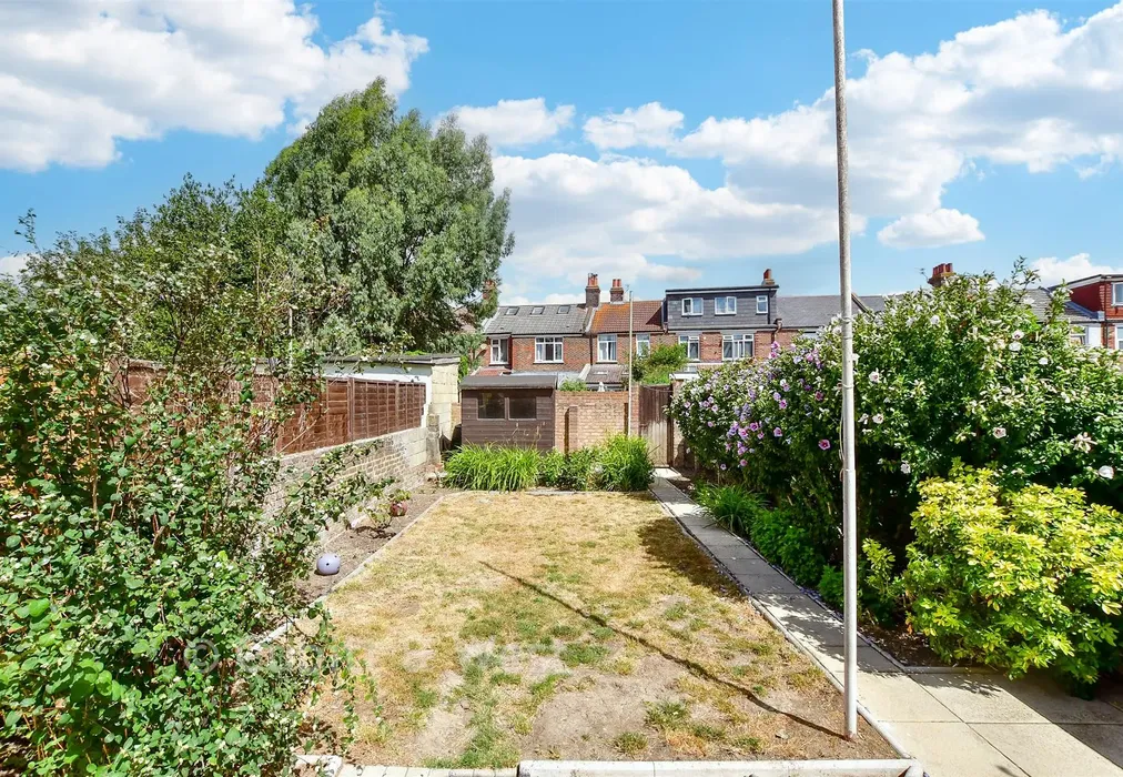 Rear Garden - Inhurst Road, Portsmouth, Hampshire - Wards of Kent