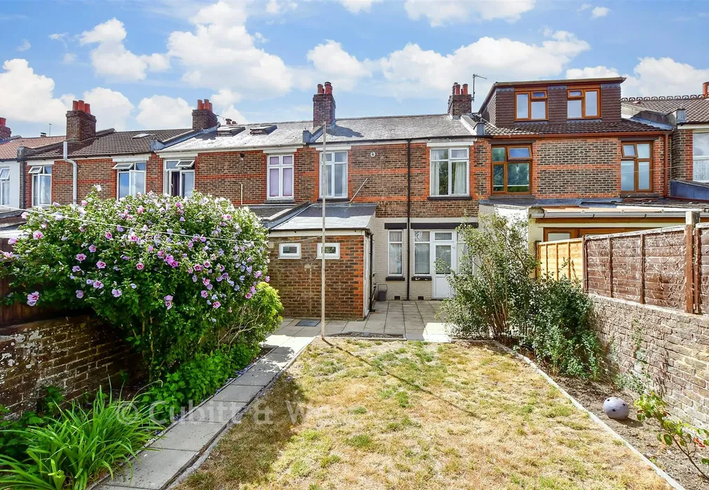 Rear Garden - Inhurst Road, Portsmouth, Hampshire - Wards of Kent
