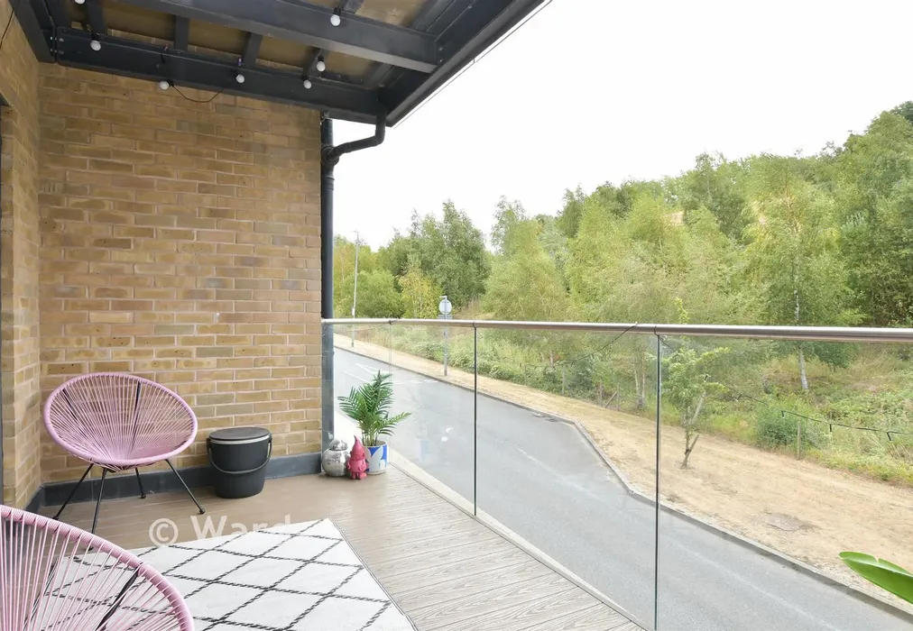 Balcony - Castle Hill Drive, Castle Hill, Swanscombe, Kent - Wards of Kent