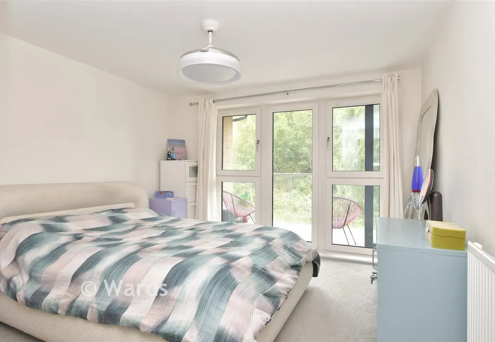 Bedroom - Castle Hill Drive, Castle Hill, Swanscombe, Kent - Wards of Kent
