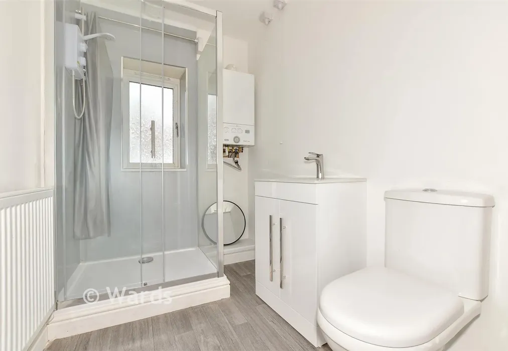 Shower Room - High Street, Bridge, Kent - Wards of Kent